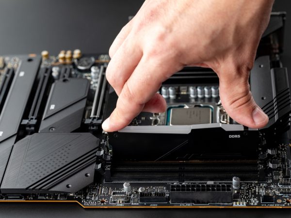 iStock-1708092671-DDR5-ram-installation-into-motherboard.jpg